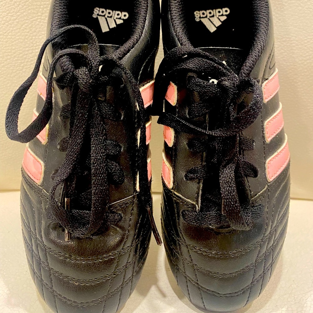 Adidas soccer shoes for girls